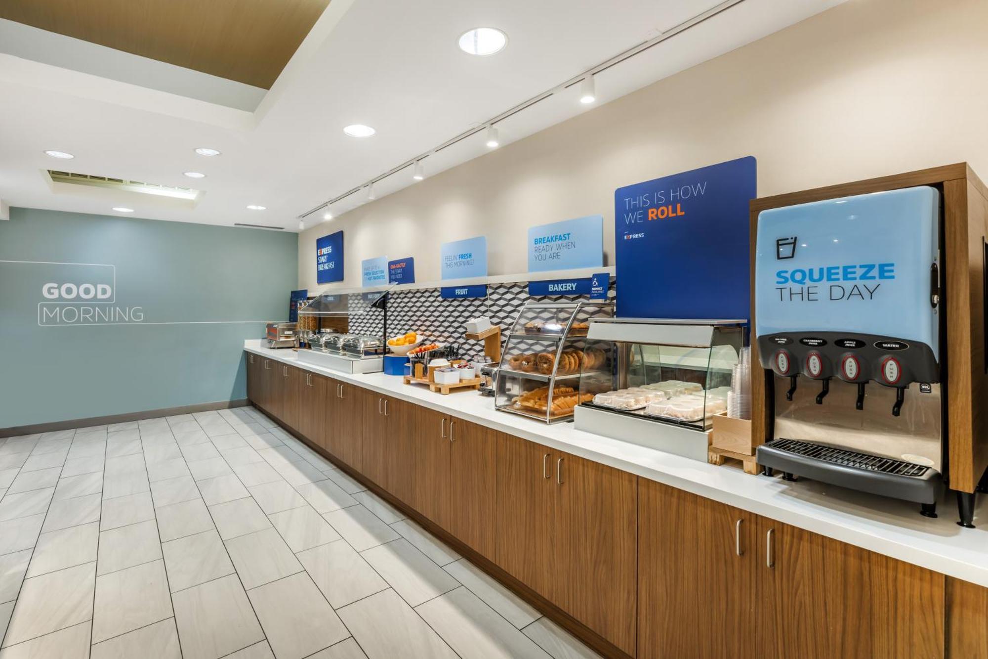 Holiday Inn Express Crestwood By Ihg Εξωτερικό φωτογραφία