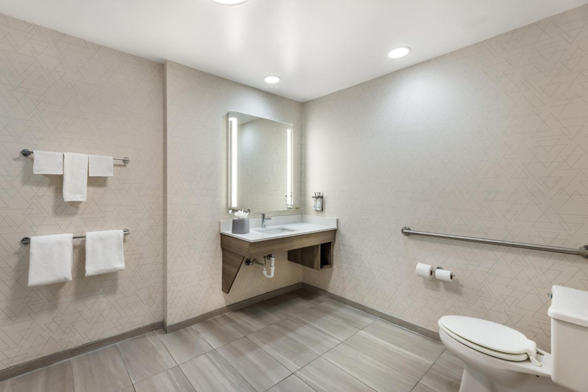 Holiday Inn Express Crestwood By Ihg Εξωτερικό φωτογραφία