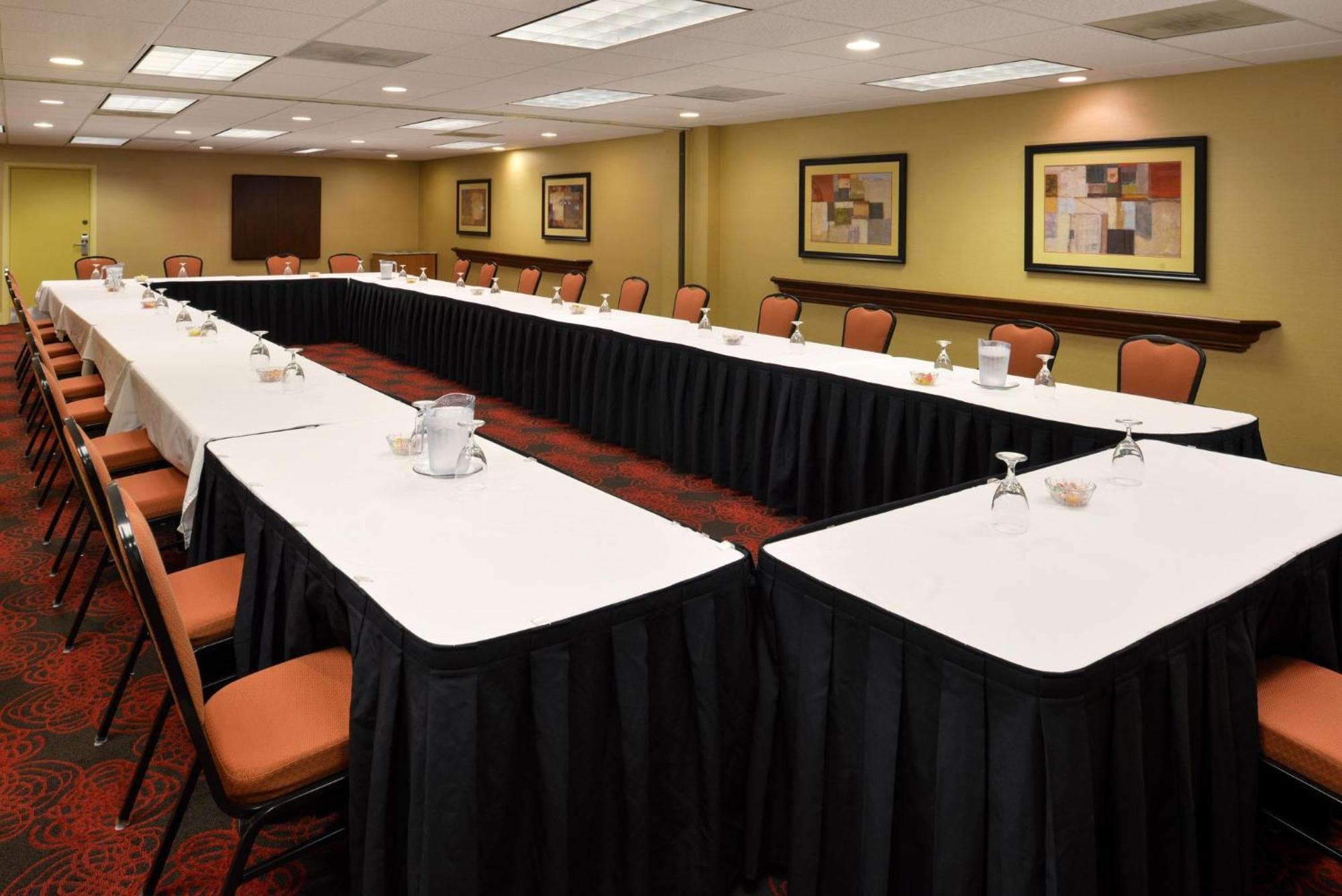 Holiday Inn Express Crestwood By Ihg Εξωτερικό φωτογραφία
